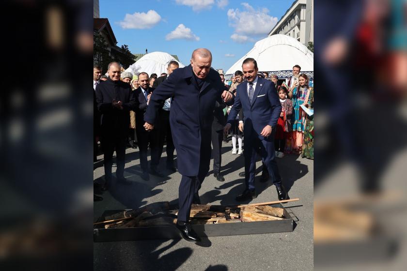 Erdoğan 'Nevruz' ateşi yakıp üstünden atladı