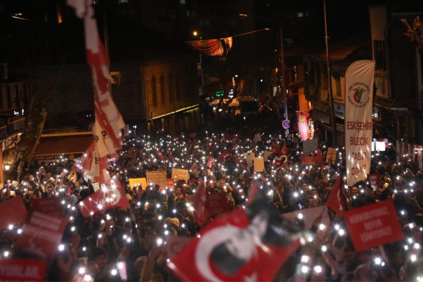 Eskişehir'de binler sokağa döküldü: "Hükümet istifa"