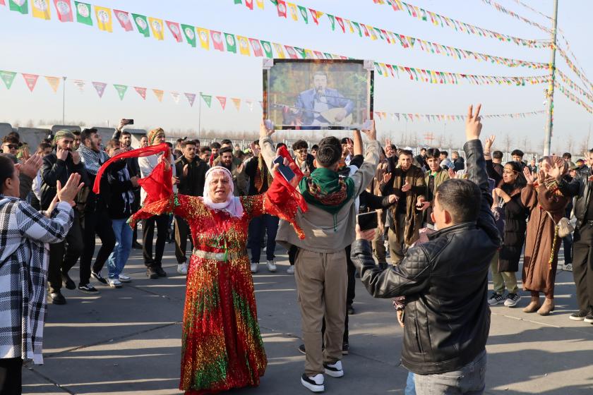 İstanbul'da Newroz kutlamaları için yurttaşlar Yenikapı'ya gelmeye başladı