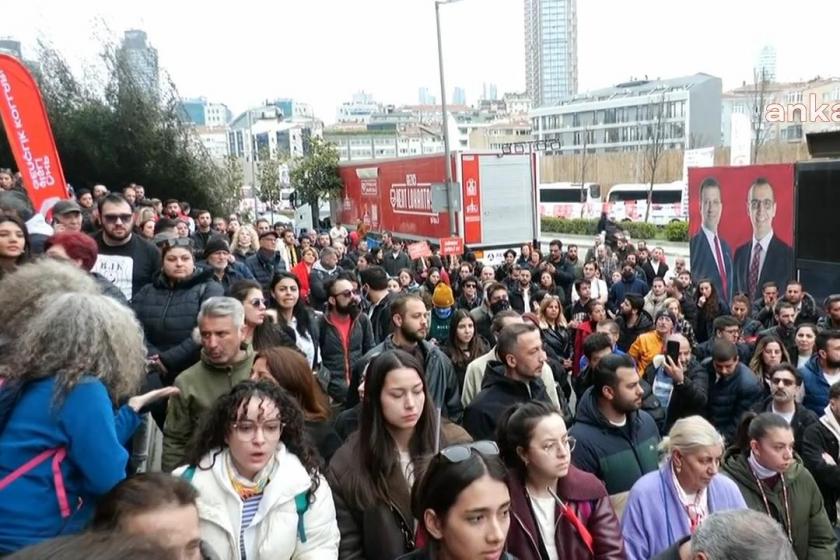 Şişli Belediyesi önünde kayyım tepkisi: Burayı terk etmiyoruz