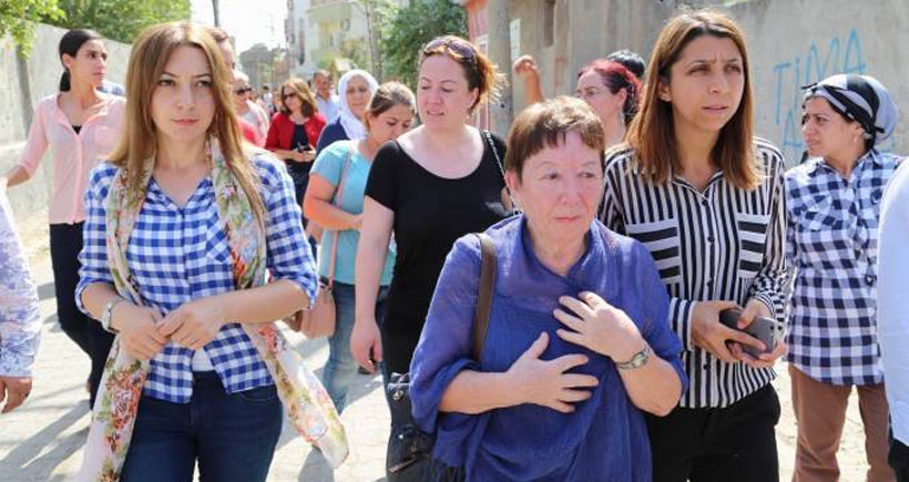 Barış İçin Kadın Dayanışma Grubu Cizre'de