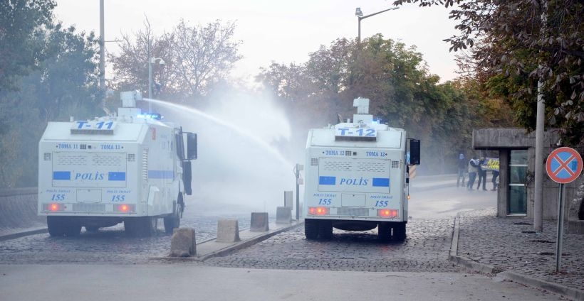 ODTÜ'de öğrencilere polis saldırısı