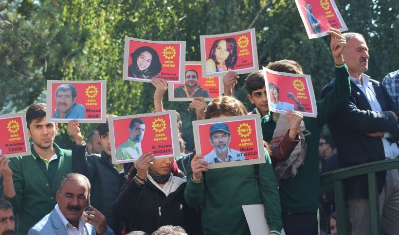 Van’da emekçiler grevle, öğrenciler boykotla katliamı lanetledi