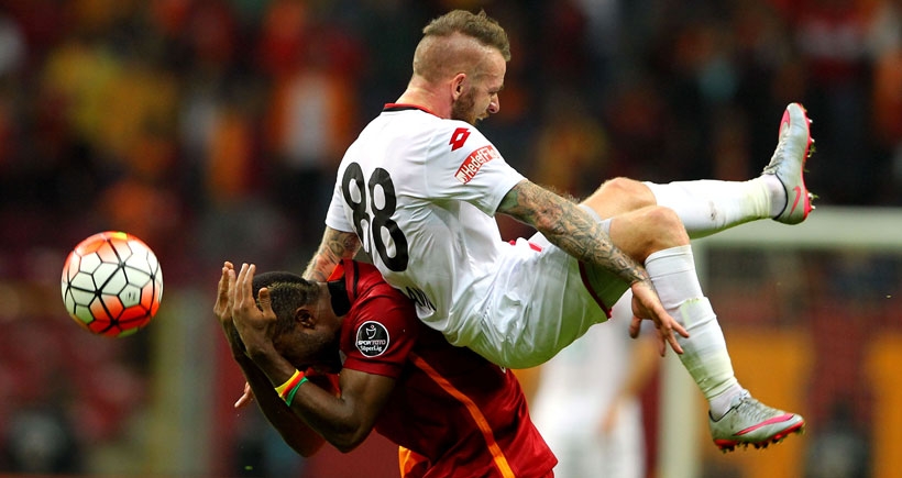 Galatasaray Gençlerbirliği’ni 4-1 yenerek liderliğe yükseldi