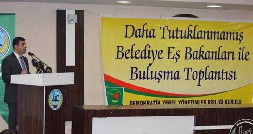 Demirtaş, 'daha tutuklanmamış' belediye eş başkanlarıyla buluştu