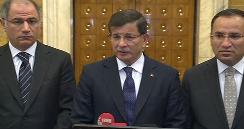 Davutoğlu: Gazeteciler tutuksuz yargılanmalıydı