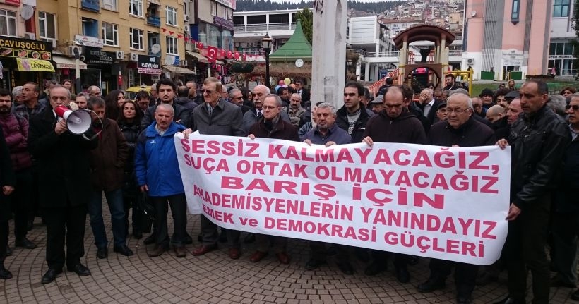 Kocaeli emek ve demokrasi güçleri: Akademisyenlerin yanındayız