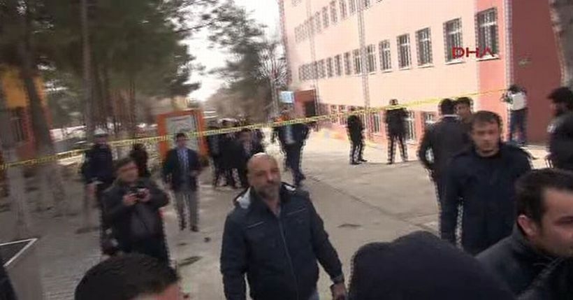 Kilis'te okula roket mermisi isabet etti: 1 ölü