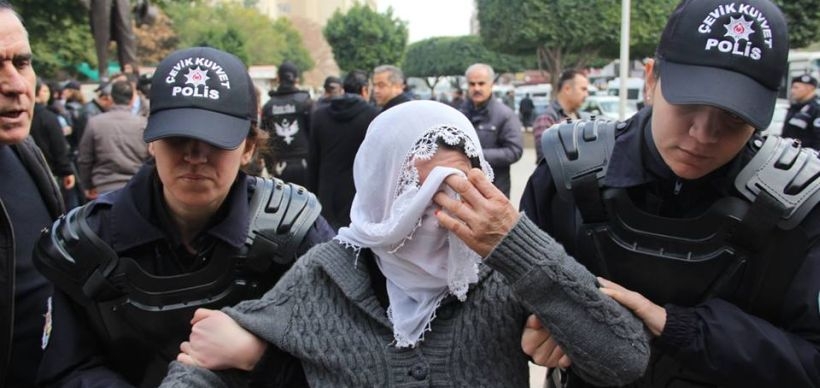 Adana'da abluka protestosu sonrası 9 kadın gözaltına alındı