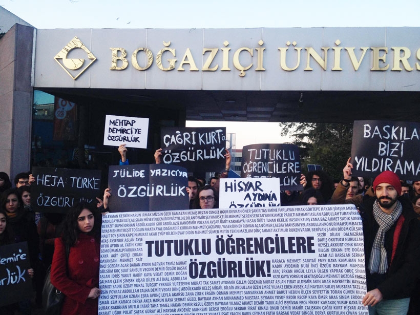 Boğaziçi Üniversitesi’nde öğrenciler tutuklu arkadaşlarına özgürlük istedi