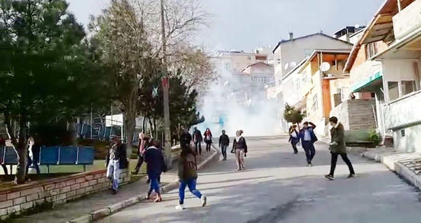 Maltepe'de barış eylemine polis saldırdı, çok sayıda gözaltı var