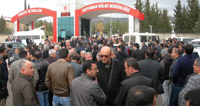 Adıyamanlı Petrol-İş üyesi işçiler:Sektördeki krizin faturası işçiye çıkarılamaz