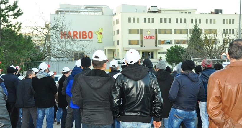 Esenyurt’taki gıda  fabrikalarında ek zam için yapılan eylemler