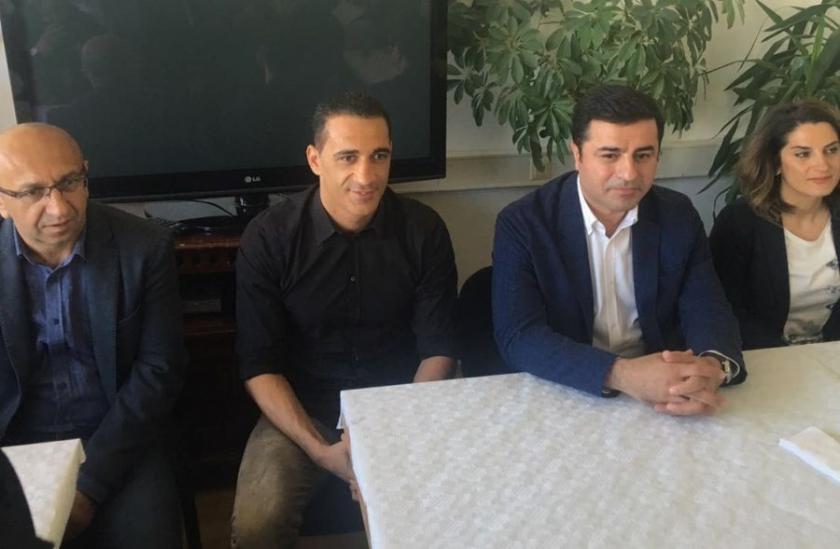 Demirtaş şampiyonla toplantıda