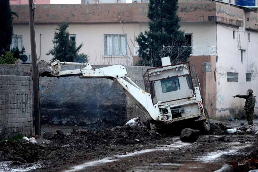 BM: Cizre'de 100'den fazla kişi canlı canlı yakıldı