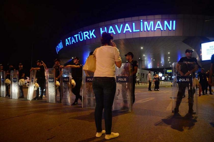 Atatürk Havalimanı'ndaki saldırıya dünyadan tepki yağdı