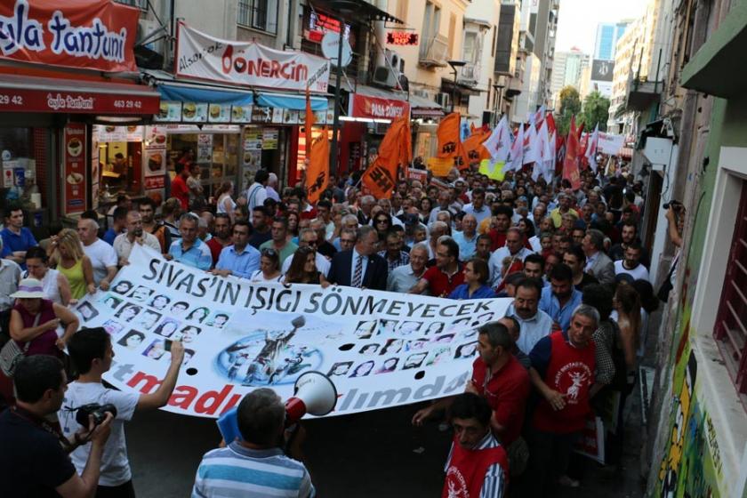 İzmir'de 2 Temmuz anmasına TCK 301 soruşturması