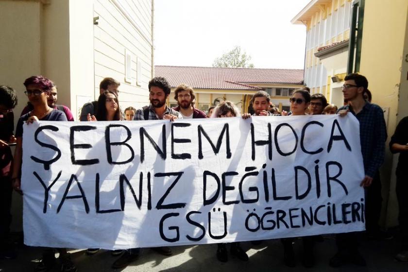 Fincancı'nın derslerinin iptal edilmesi protesto edildi 