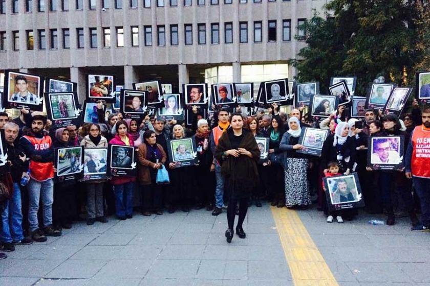 'Polisler ölümlere gülüp, benimle selfie çektirdiler'