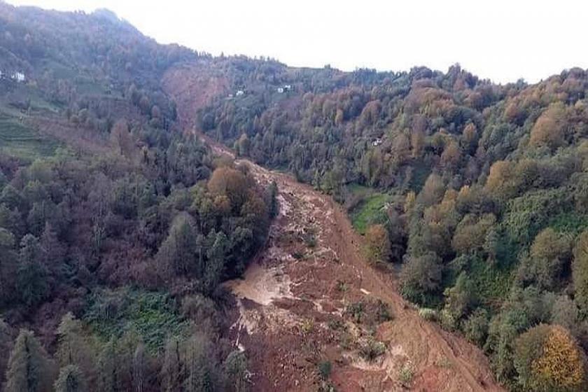 Arhavi’nin Kireçlik köyünde heyelan yaşandı