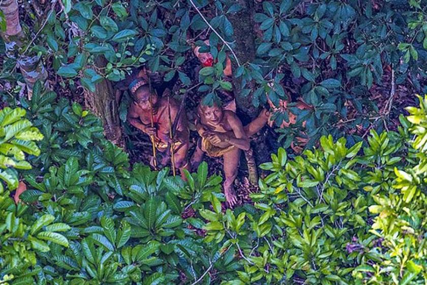 Temasa geçilmemiş yerlilerin fotoğrafları çekildi