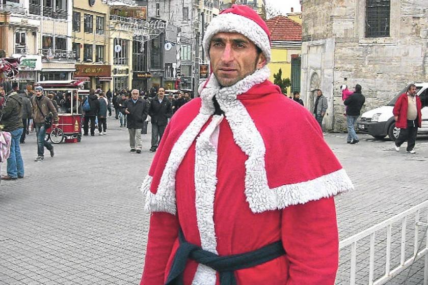 İstanbul'da yılbaşı önlemleri: Noel baba polisler