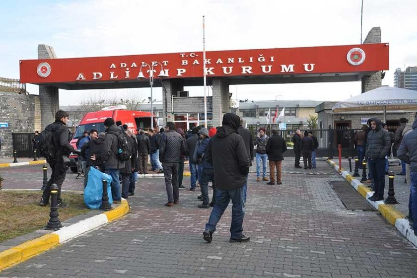 Otopsi raporu: Kurşunlar birinden çıkıp diğerine saplanmış