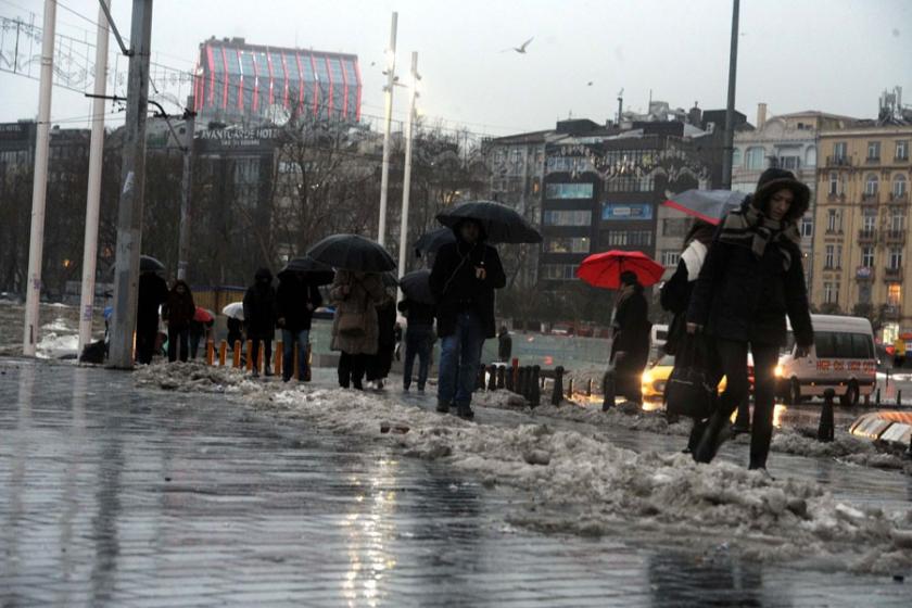 İstanbul öğleden sonra sağanak yağışlı olacak