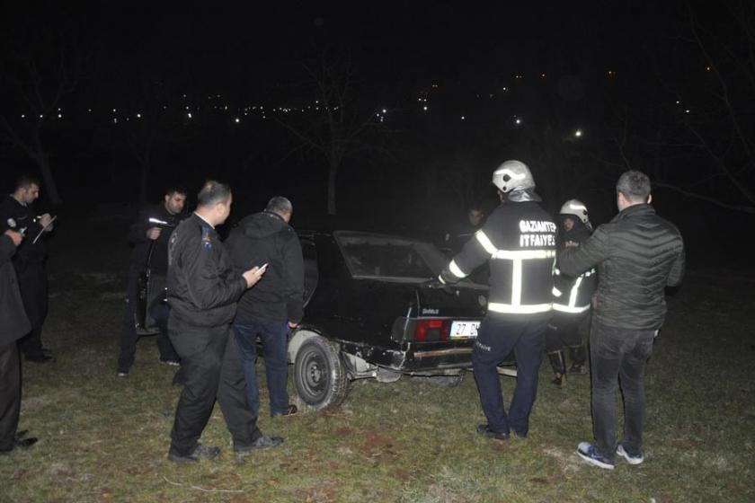 Kazaya müdahale eden sağlık görevlilerine otomobil çarptı