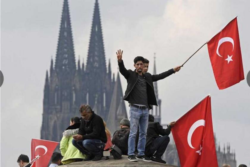 'AKP, Almanya'daki mitinglerini iptal etti' iddiası