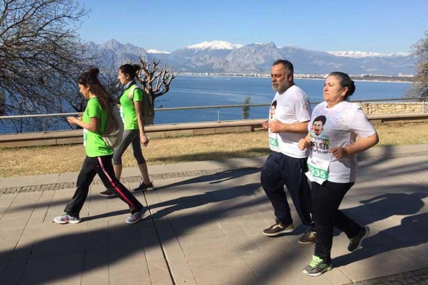 Emel Korkmaz'ın koşu kampanyasına ödül