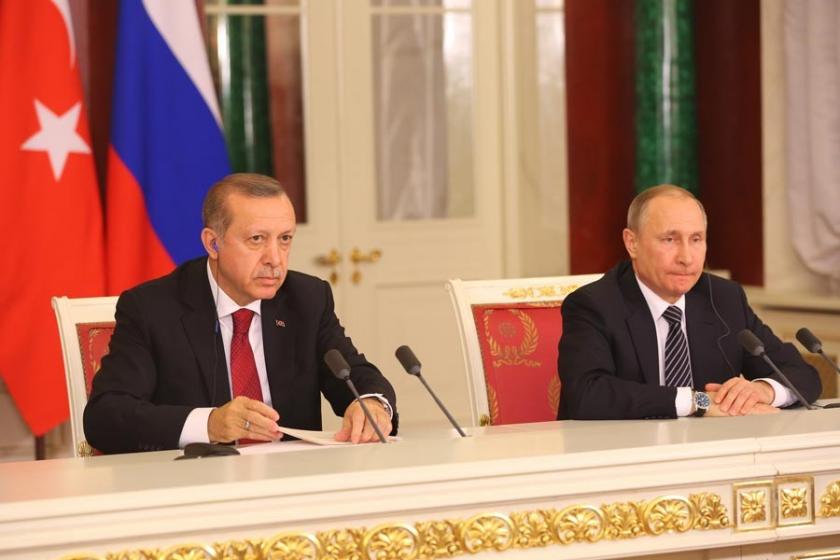 Putin, Erdoğan'ı AKP Genel Başkanlığı nedeniyle kutladı