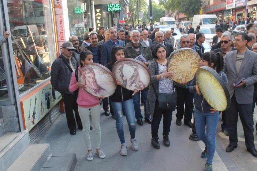 Adana’da erbaneli bildiri dağıtımına engel