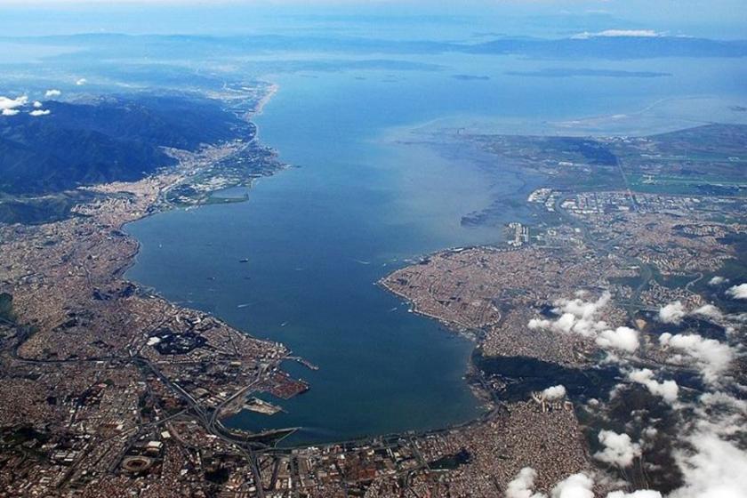 İzmir’in simgesi Körfez’i kurban etmeyin