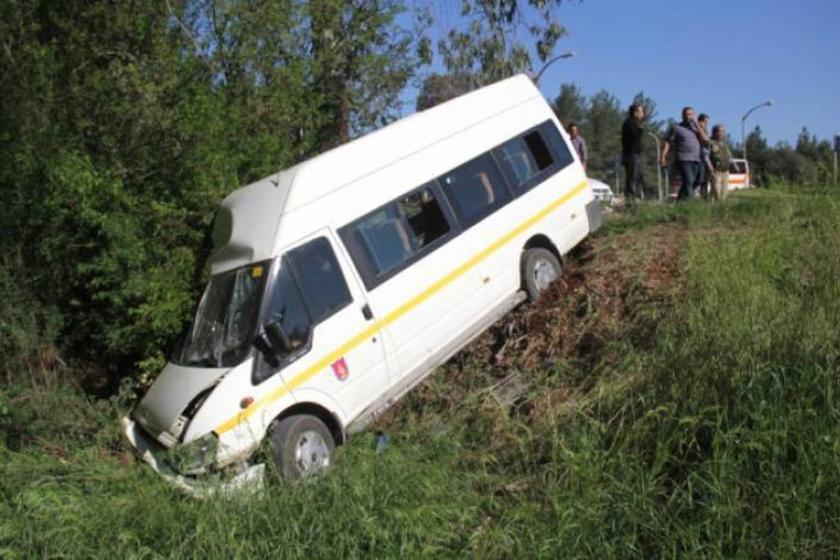 Adana'da trafik kazası: 13 öğrenci yaralı