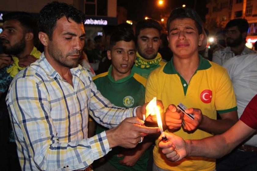 Küme düşen Urfaspor taraftarları Passolig'leri yaktı