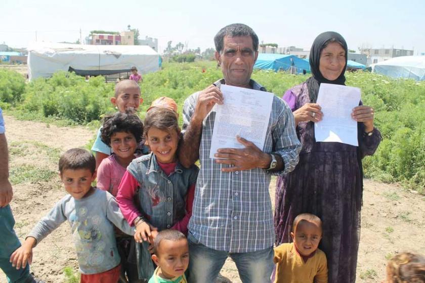 Sefalet içinde yaşadıkları mahalleden gitmeleri isteniyor!