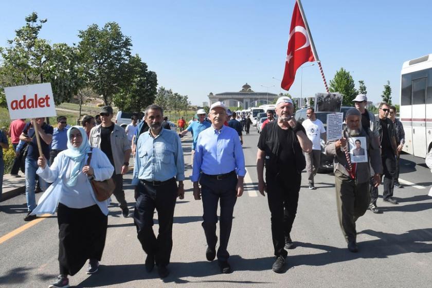 AKP kurucusu da ‘Adalet yürüyüşü’nde: Mağduriyetlere hayır