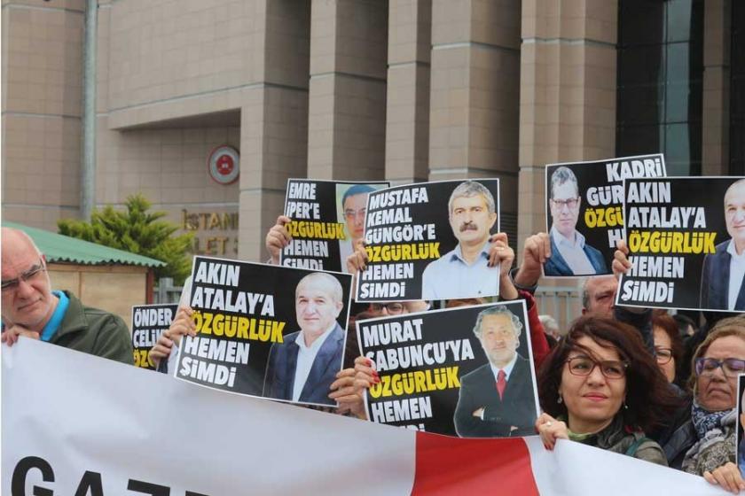 Dışarıdaki gazetecilerden 'Gazetecilere özgürlük' çağrısı