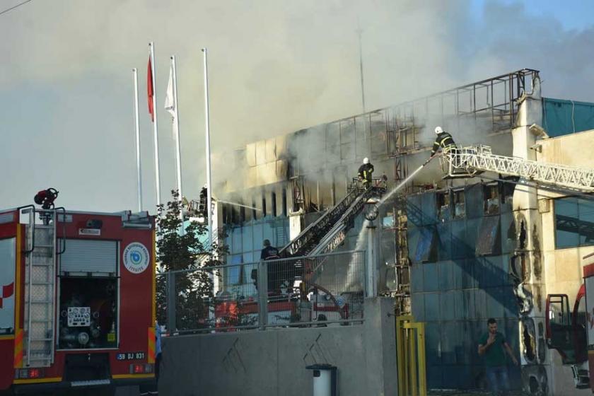 Tekirdağ'da boya fabrikasında yangın