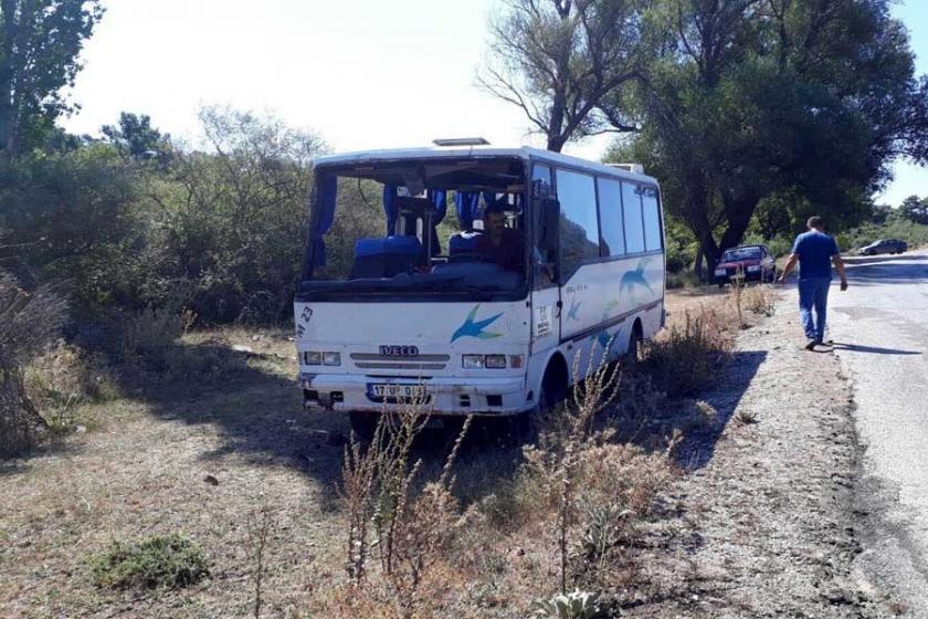 Çanakkale'de işçi midibüsü devrildi: 12 yaralı