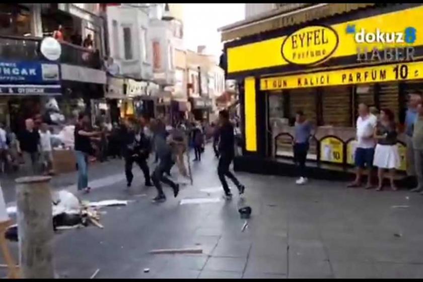 Kadıköy'de eylem standına sopalı saldırı