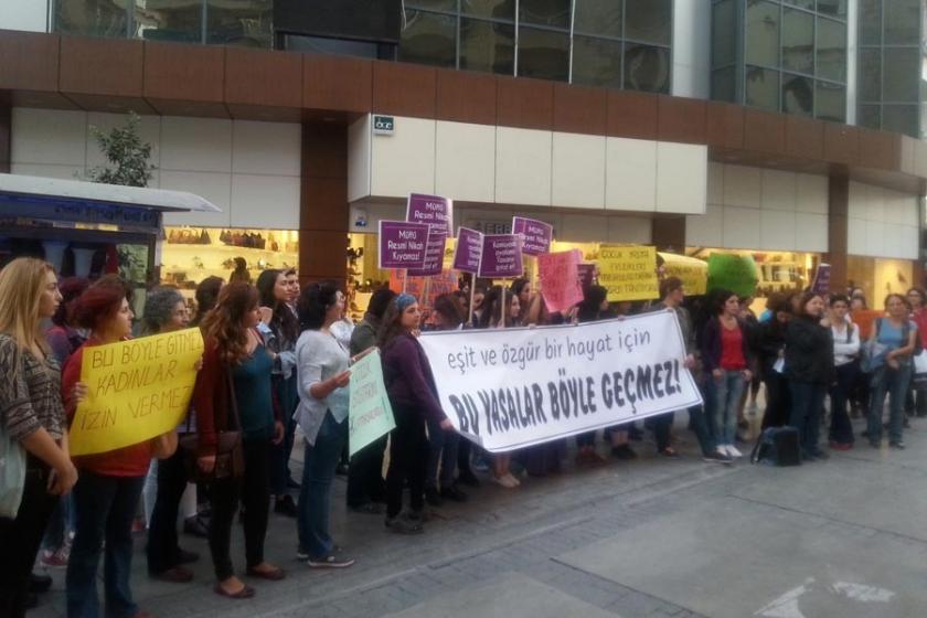 İzmir'de müftülük yasası protesto edildi