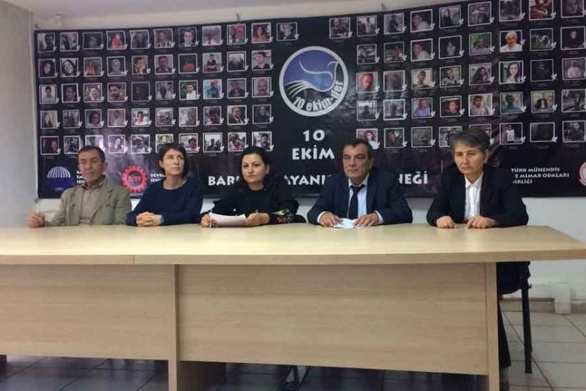 10 Ekim'de yitirilenler Ankara Garı önünde anıldı