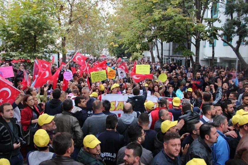 'Kurbanlık koyun gibi kesilmeyi beklemeyelim alana inelim'