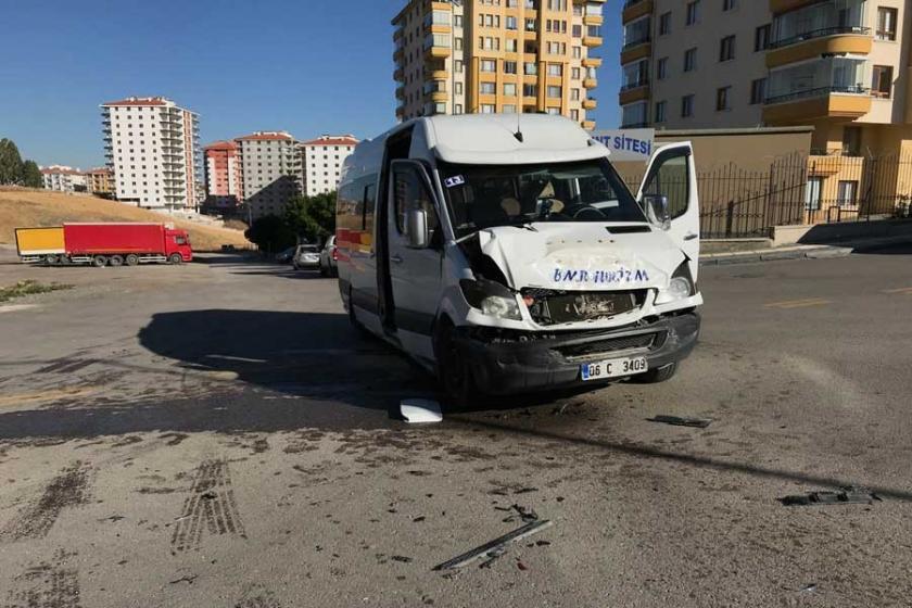 Ankara'da öğrenci servisi devrildi 4 öğrenci yaralandı