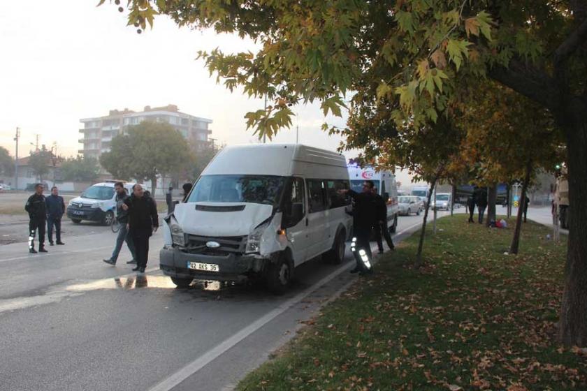 Konya'da 2 işçi servisi çarpıştı: 8 yaralı