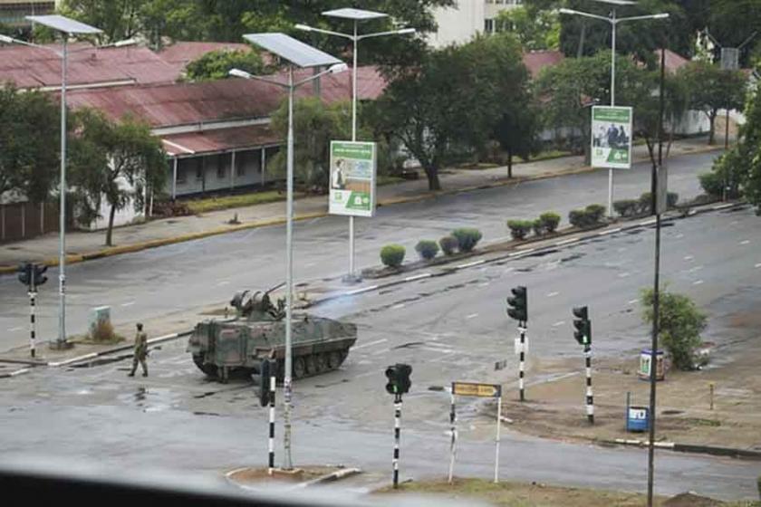 Zimbabve'de askeri müdahale: Mugabe ev hapsinde