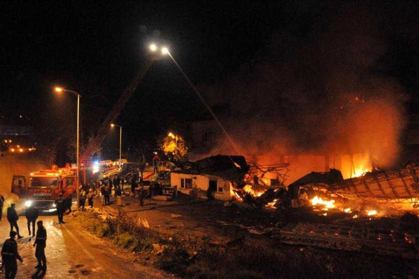 Zonguldak'ta mobilya fabrikası yandı