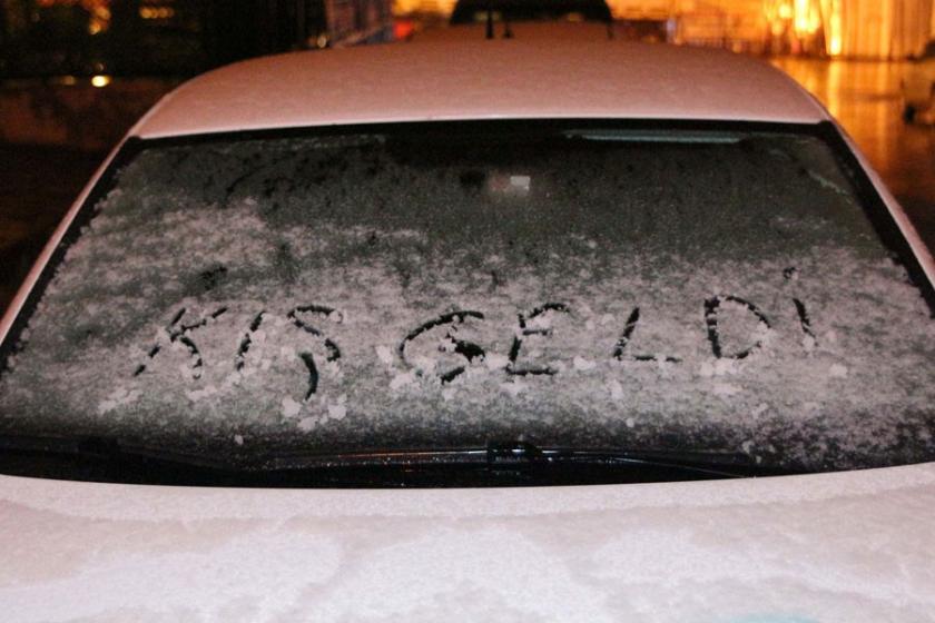 İstanbul'un kuzeyinde ve yüksek kesimlerinde kar yağışı